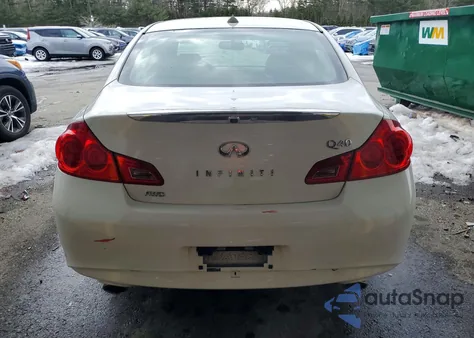 2015 Infiniti Q40 z USA, uszkodzony, nr VIN JN1CV6AR2FM521000